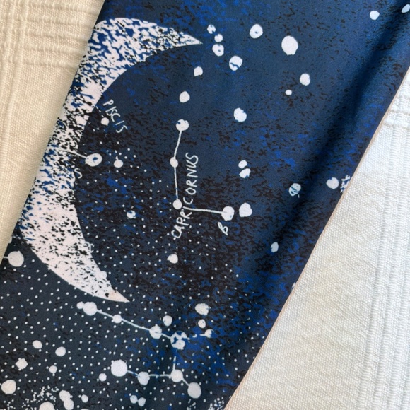 Onzie Constellation Leggings - Picture 7 of 8